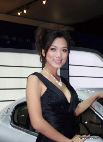 美女车模侧面的瞬间美丽(图9)