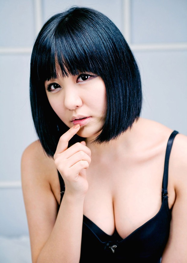 韩国丰满汽车模特柳智惠写真图(图19)