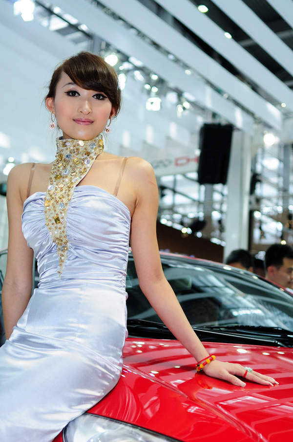 靓丽车模亮相2011北京车展套图(图19)