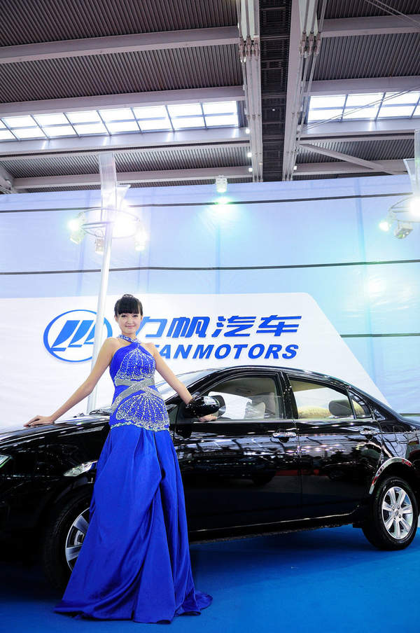 靓丽车模亮相2011北京车展套图(图39)