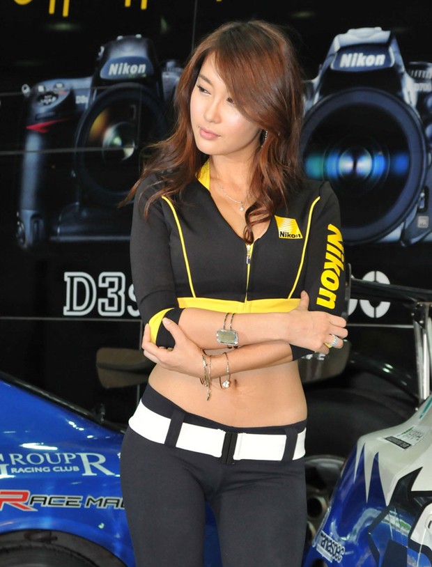 韩国美女车模黄仁智高清写真(图5)