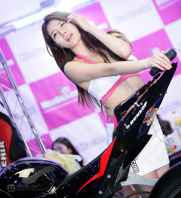 绝美车展模特韩佳恩 很性感(图5)