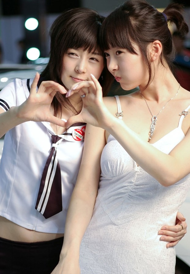 看不够的迷人韩国美女车模—韩敏智(图9)