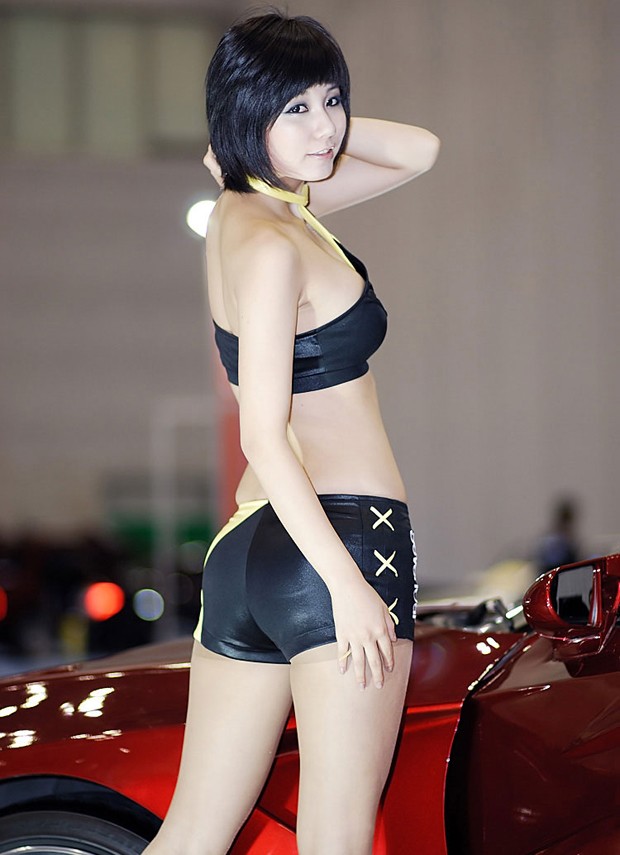 超性感美女车模柳智惠高清套图(图23)