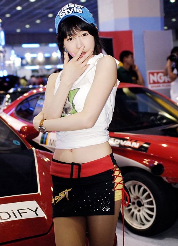 甜美制服mm李佳娜性感车展秀(图13)