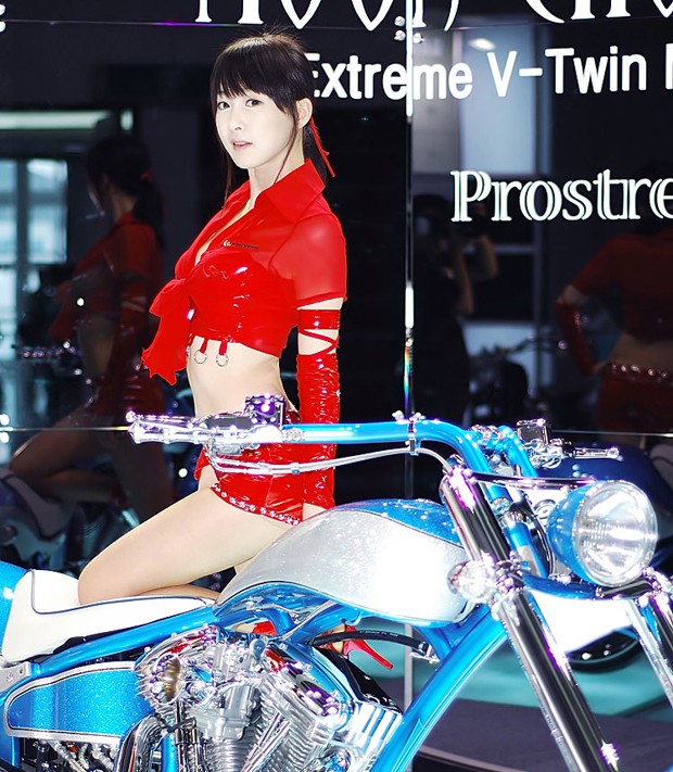 甜美制服mm李佳娜性感车展秀(图7)