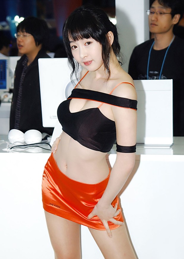 甜美模特李佳娜韩国釜山车展照片(图10)