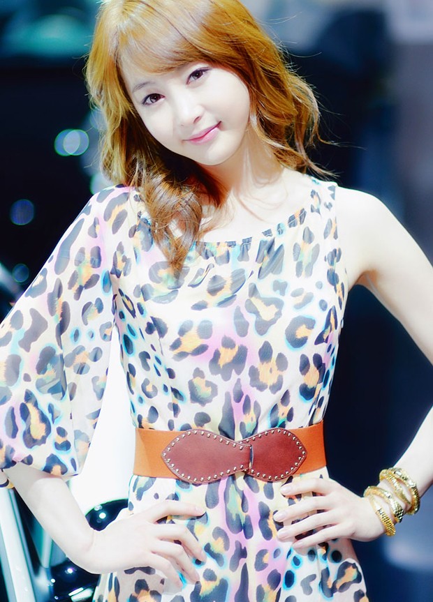 甜美模特李佳娜韩国釜山车展照片(图11)