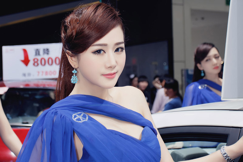 2014北京车展美女车模罗梦轩(图8)