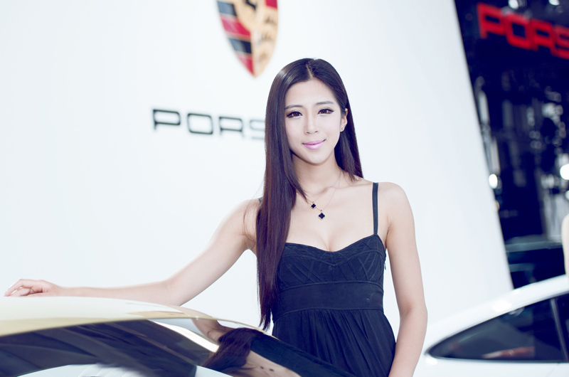 保时捷极品车模有气质性感好身材(图12)