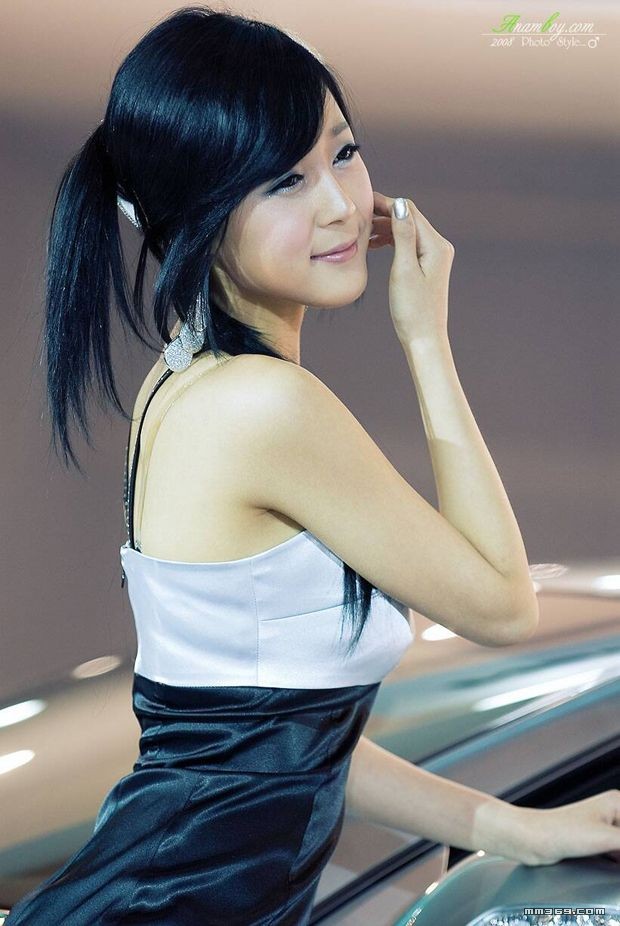 清纯韩国车模又带有点性感(图10)