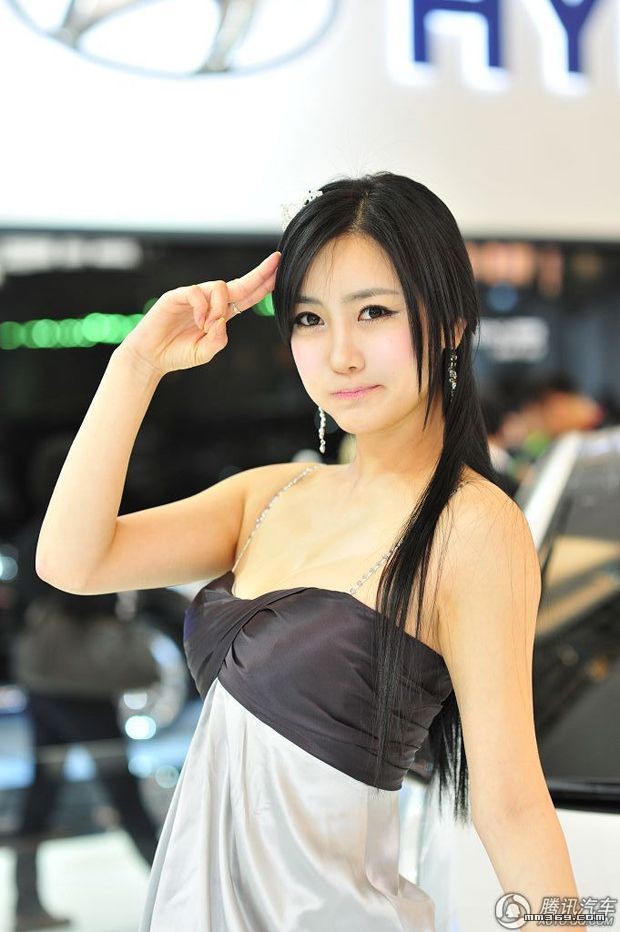 三大美丽车模的超级表情秀(图4)