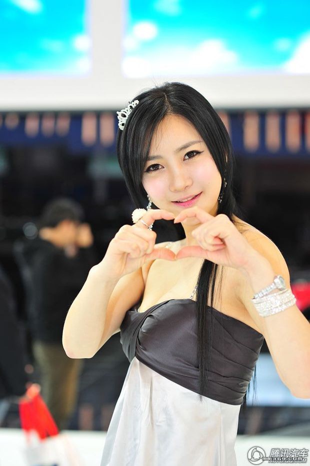 三大美丽车模的超级表情秀(图7)