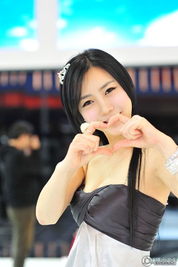 三大美丽车模的超级表情秀(图8)