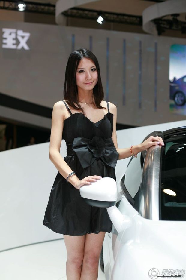 标致汽车展台上的美女车模(图13)