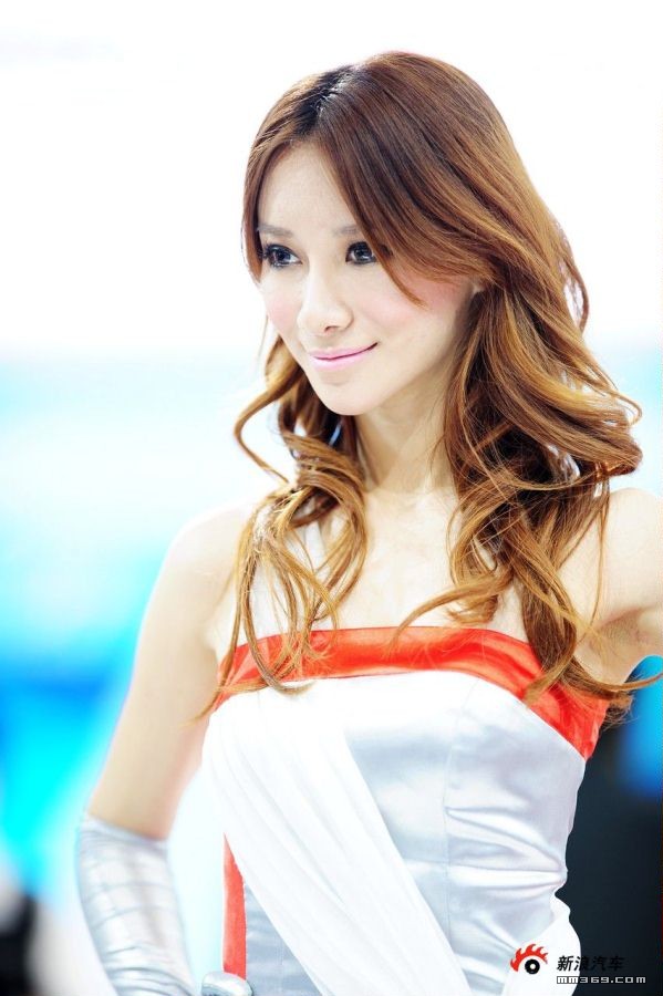 2010北京车展性感车模集(图11)