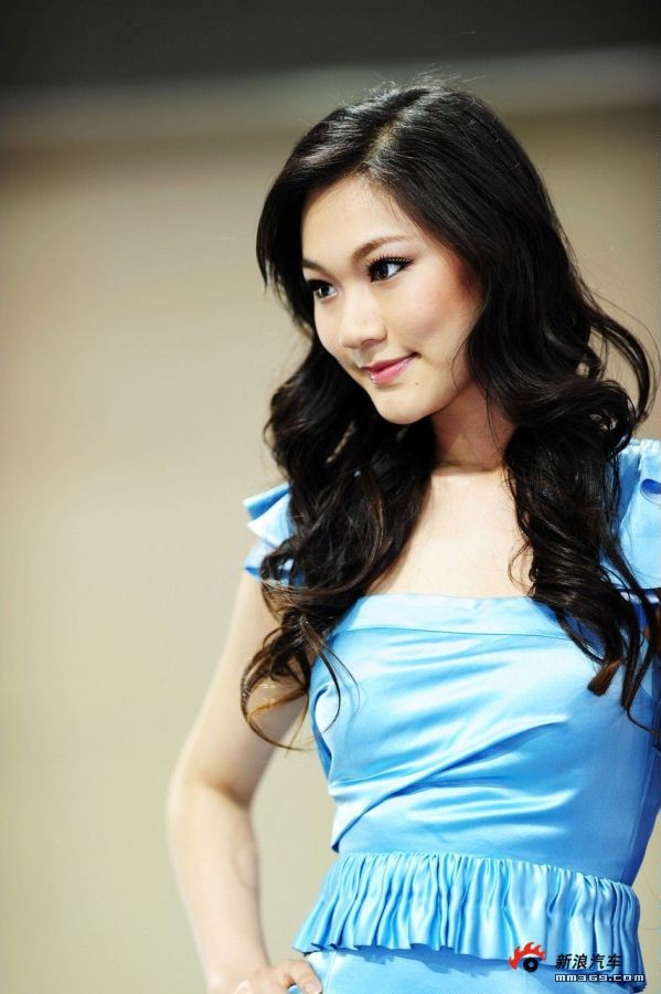 2010北京车展性感车模集(图16)