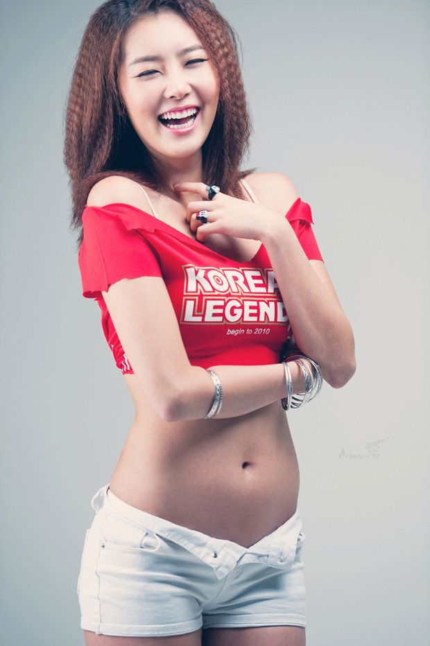 韩国性感车模李舒情 很丰满(图11)