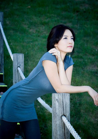 中韩最美车模兽兽PK林智慧(图4)