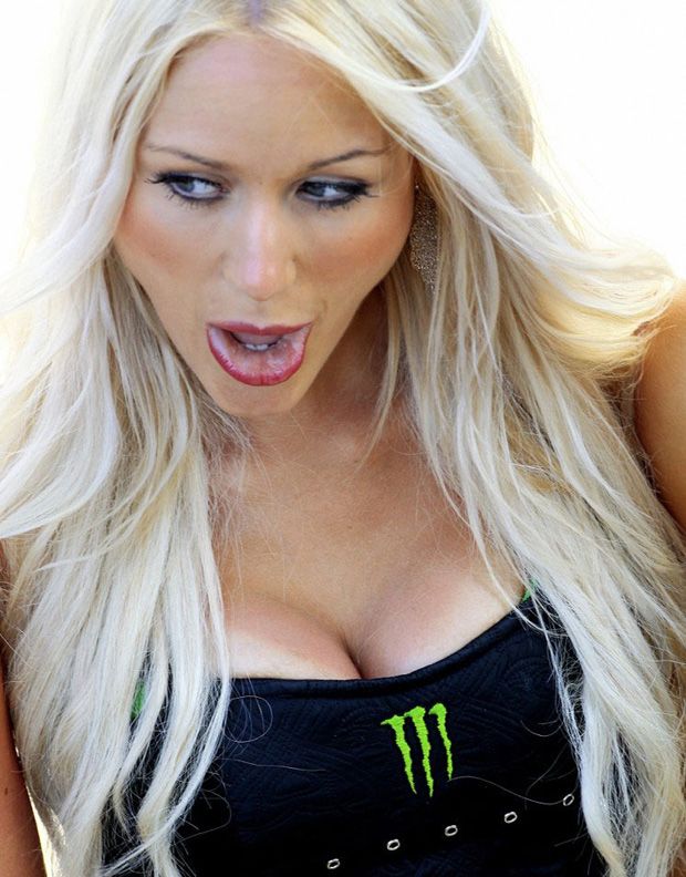 MotoGP赛道西方女郎丰韵PK(图13)