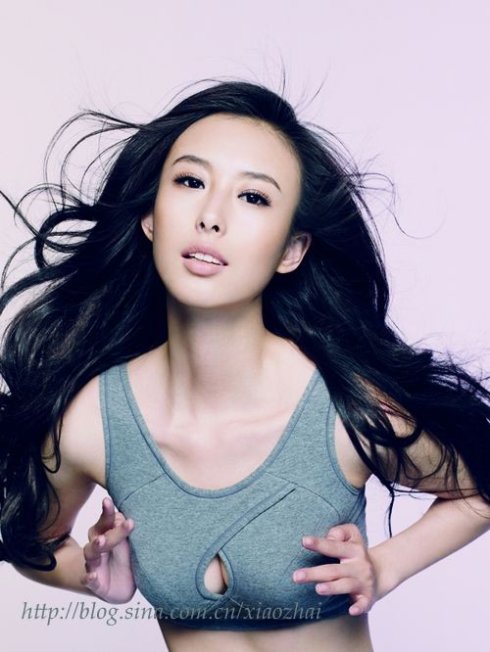 车模兽兽复出最新性感代言写真(图2)