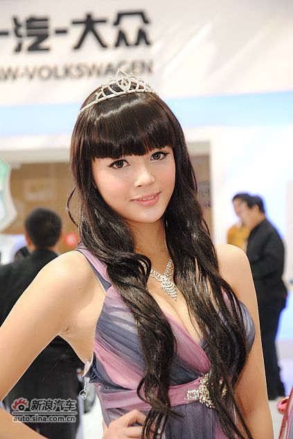 2010南宁车展美女模特图片(图4)