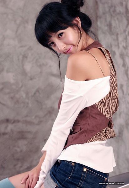 韩国清纯型车模申善雅(图12)