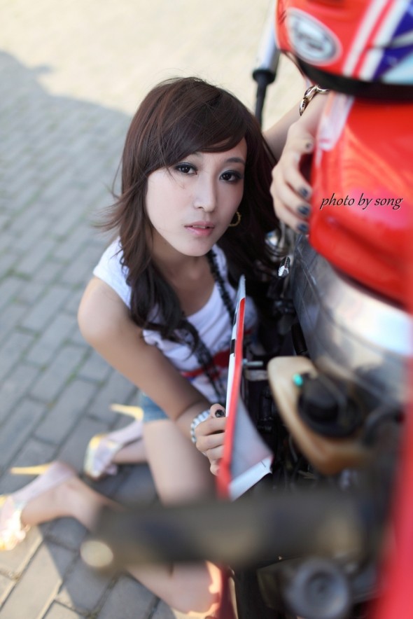 极品机车女孩金楊精品写真照片(图5)