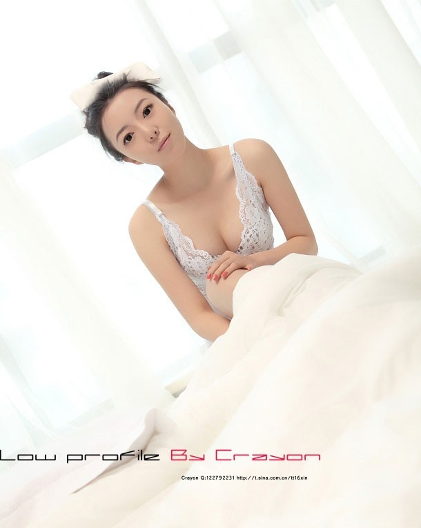 白玉娃娃大眼睛玩小性感(图3)