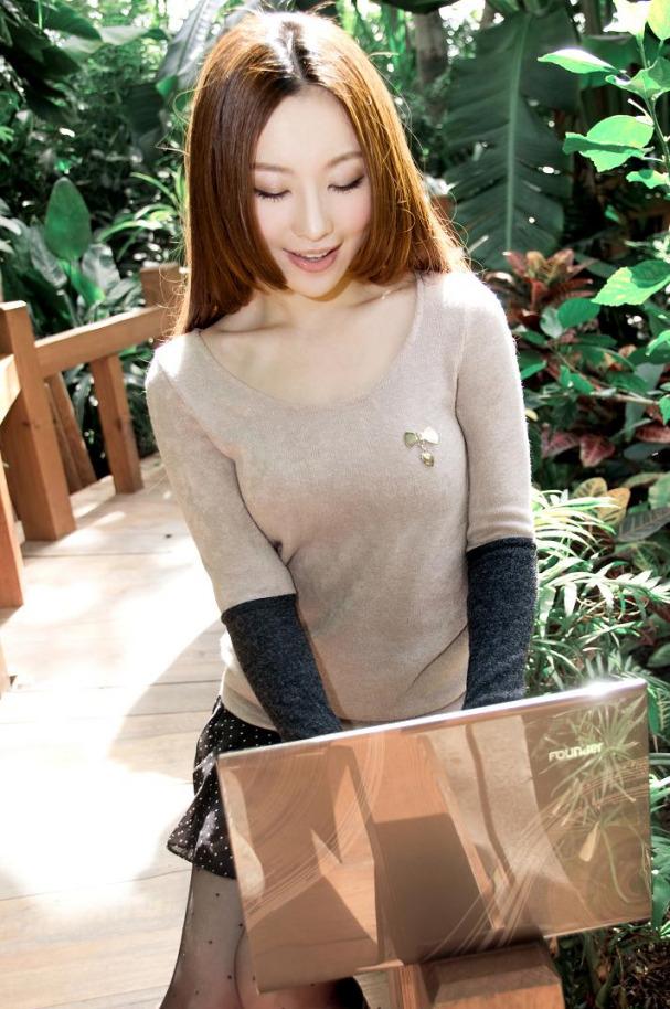 王婉珈笔记本代言靓丽写真(图7)