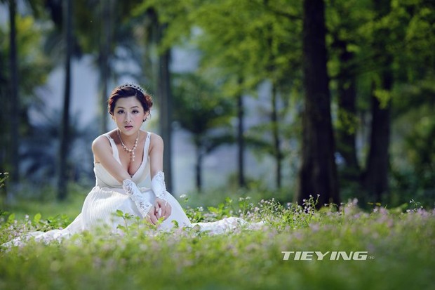 恬美婚纱少女清新写真美图(图2)