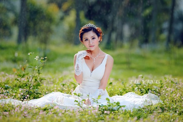 恬美婚纱少女清新写真美图(图4)