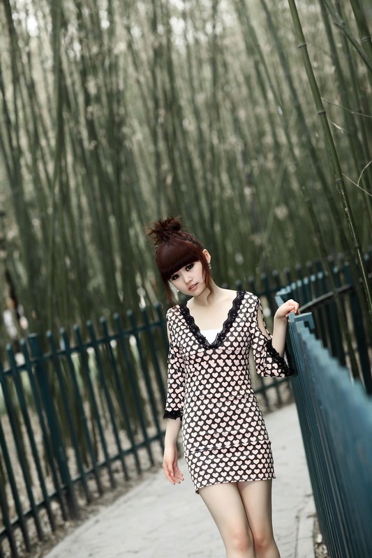 清纯小美女好身材惹人爱(图2)