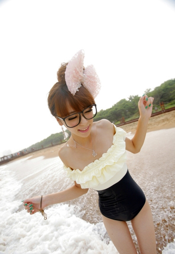 90后小萝莉泳衣靓丽写真(图7)