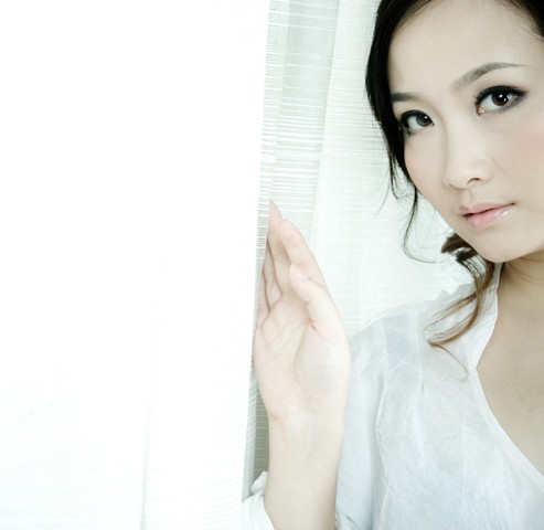 漂亮90后美眉十足女人味(图10)