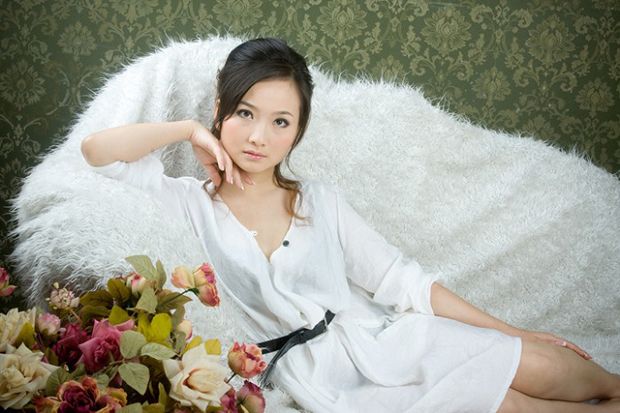 漂亮90后美眉十足女人味(图7)