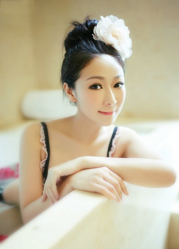 清秀美眉清纯可爱学生制服写真(图2)