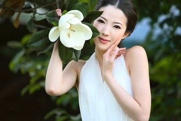 清纯靓丽白衣美女个人照(图2)