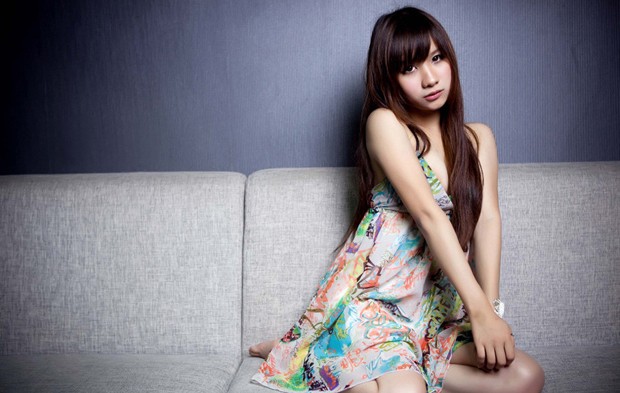 碎花裙美女超养眼私房照(图4)