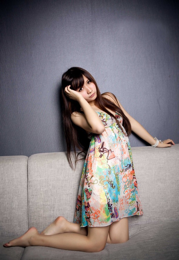 碎花裙美女超养眼私房照(图7)