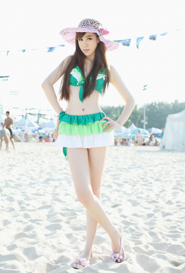 小美女侯诗辰海边比基尼迷人写真(图11)