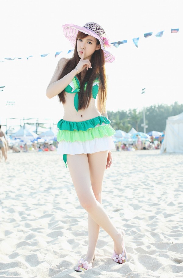 小美女侯诗辰海边比基尼迷人写真(图14)