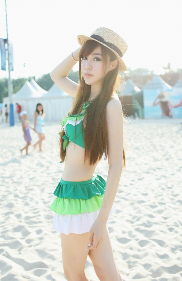 小美女侯诗辰海边比基尼迷人写真(图17)