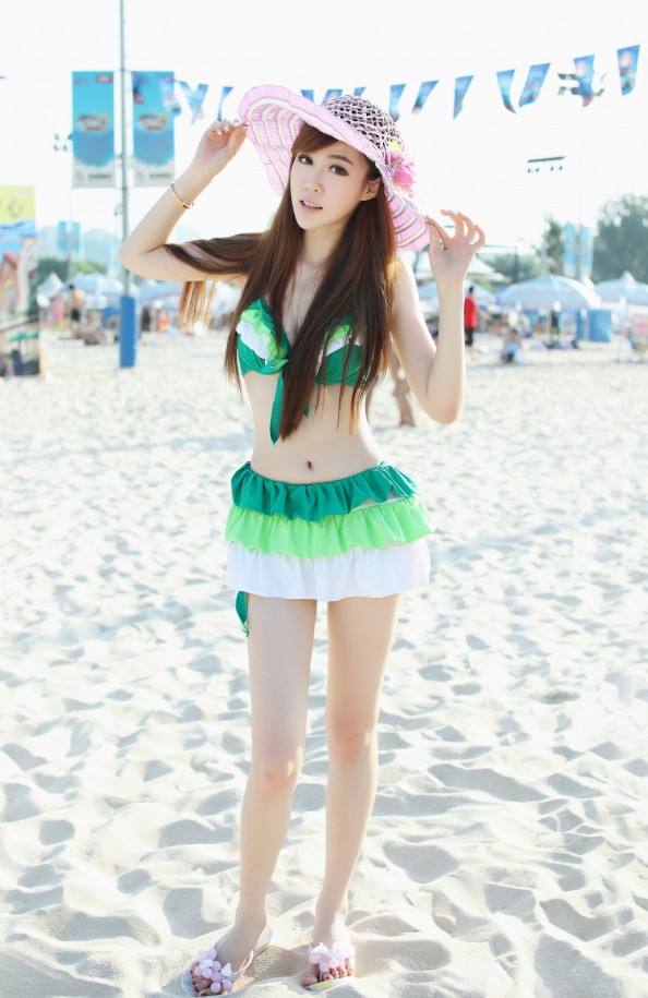 小美女侯诗辰海边比基尼迷人写真(图8)