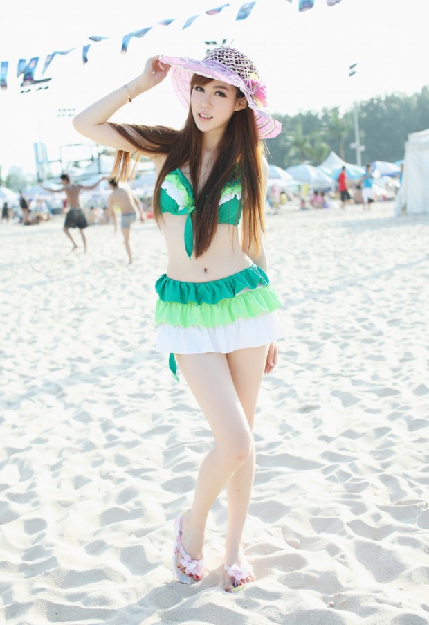 小美女侯诗辰海边比基尼迷人写真(图9)