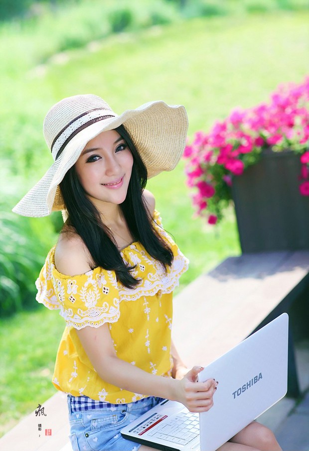 农场里的清纯美眉广告代言新片(图2)