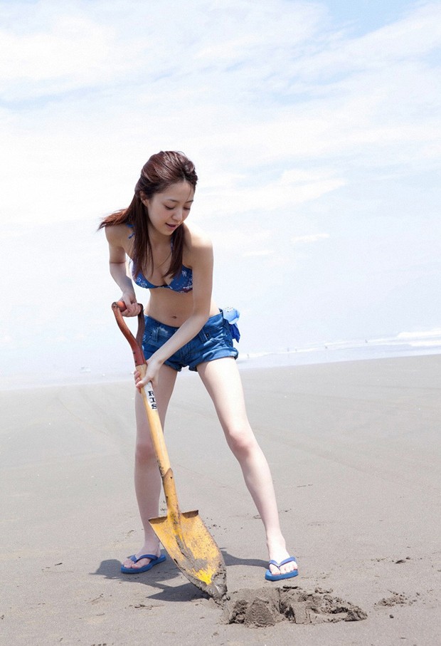 沙滩美女比基尼超清凉写真(图5)