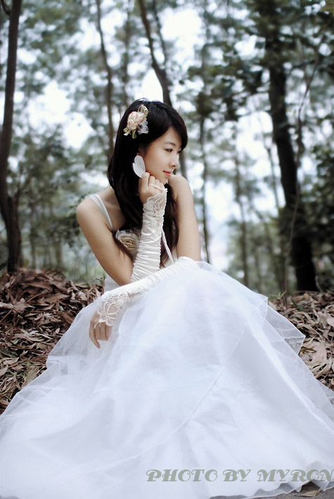 才气过人的美女画家(图2)