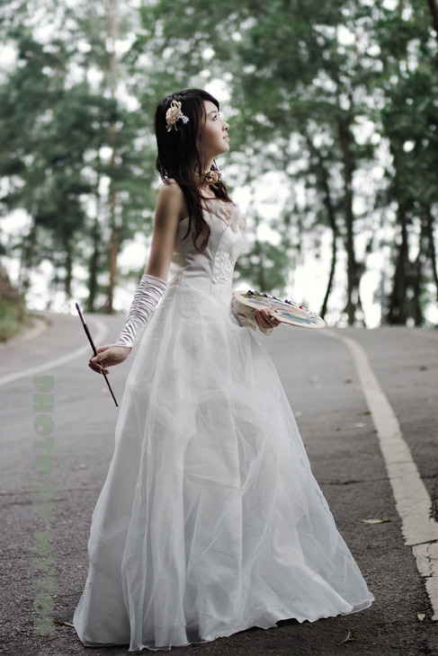 才气过人的美女画家(图3)