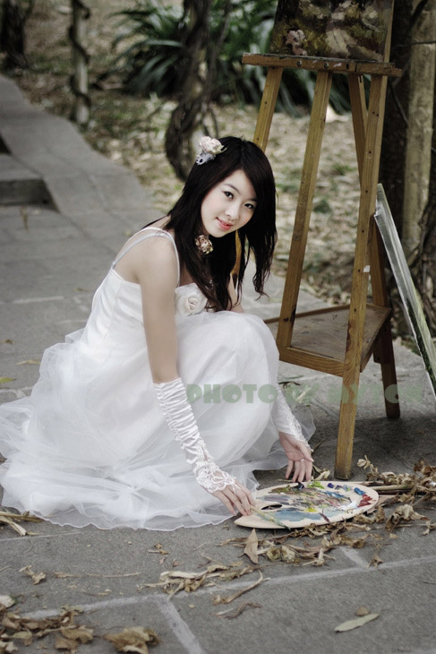 才气过人的美女画家(图5)